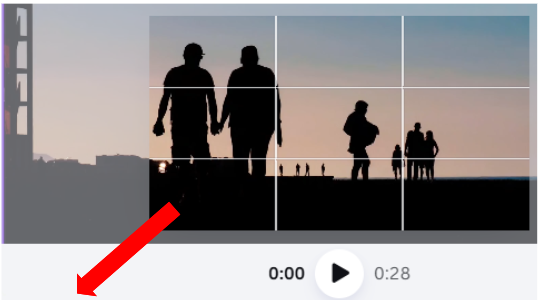 Canvaで動画上部の空部分をクロップしている画面